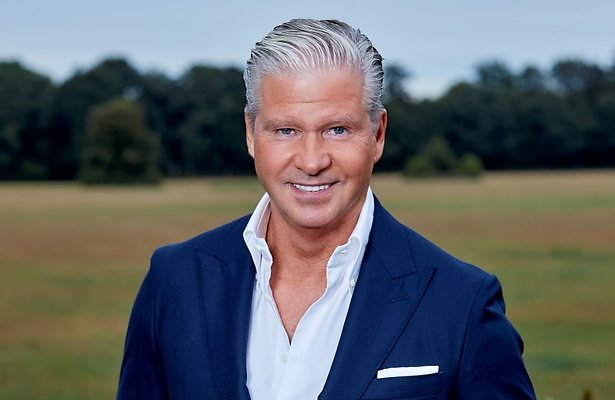 Dries Roelvink schreef autobiografie op telefoon